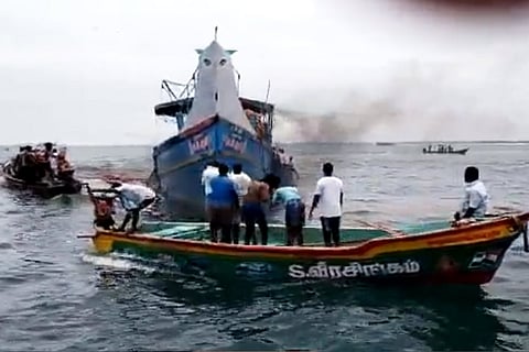 Puducherry fishermen clash out on the sea