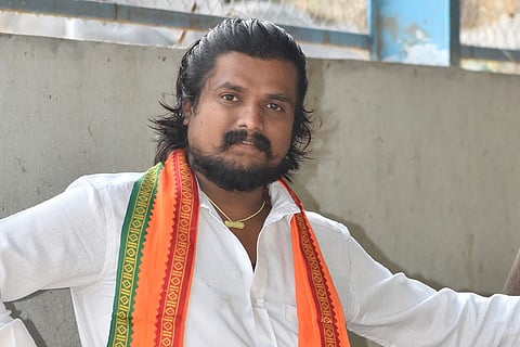 Murder accused Puneet Kerehalli created a ruckus at the Bengaluru railway station, claiming dog meat was being sold as other meat