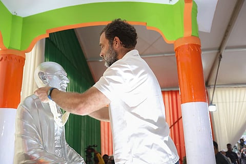 Rahul Gandhi pays homage to Mahatma Gandhi