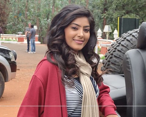 TV actress Rajshri visits Big B's ancestral home
