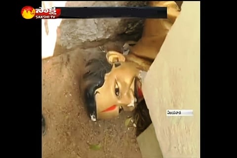 Protest in Vijayawada after miscreants vandalise Vangaveeti Ranga's statue