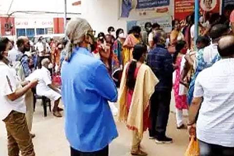 Rush at Kerala a Vaccination centre with people not adhering to COVID-19 protocol
