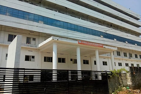 Lack of equipment and fake patients: Students protest against a medical college in Kerala