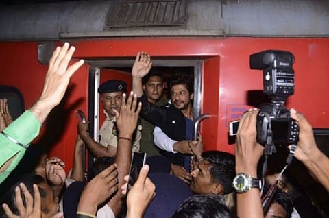Fan dies trying to catch a glimpse of SRK in Vadodara