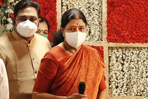 Sasikala and TTV Dhinakaran behind