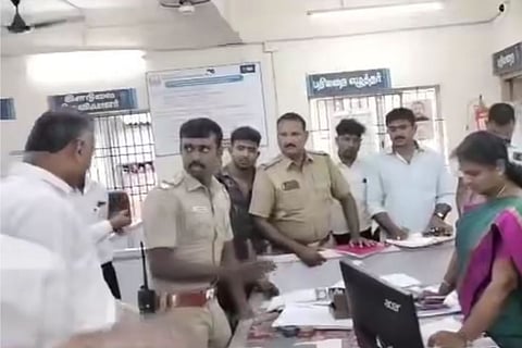 TN sub-registrar refuses to register self-respect marriage, DK stages protest
