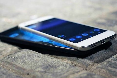 Global smartphone market to decline for first time in 2018: Counterpoint
