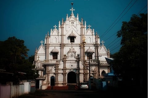 Kerala Orthodox faction conducts service at Kandanad St. Mary's Cathedral after 45 yrs