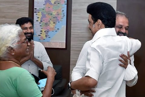 Tamil Nadu CM Stalin greeting Perarivalan