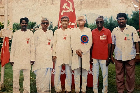 MK Moinuddin (third from left) with CPI leader and former Rajya Sabha MP Raj Bahadur on his right
