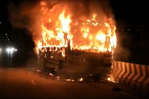 8 injured after bus traveling to Bengaluru catches fire in Tumakuru