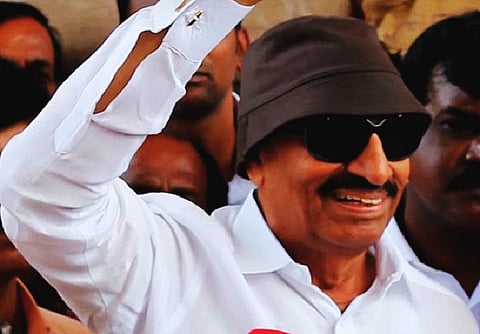 Karnataka state flag: Vatal Nagaraj opposes decision a day after cabinet approval