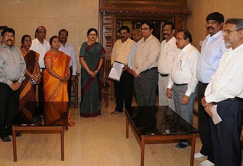 Full text: Academics write to TN governor condemning Vice Chancellors meeting Sasikala
