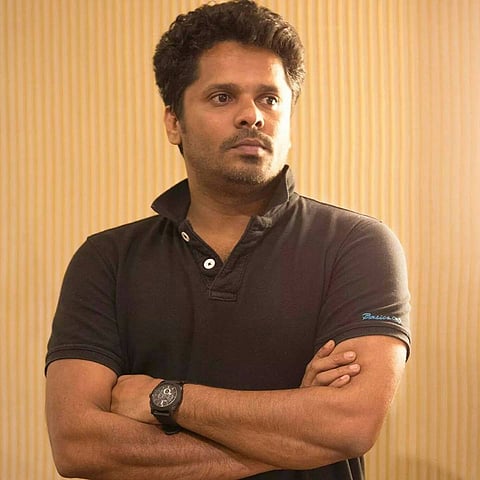 Director Aashiq Abu offers Rs 500 to KM Mani who is 'poor' and forced to take bribes