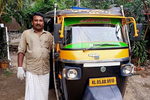 This Kerala auto driver has been delivering essentials for free during lockdown