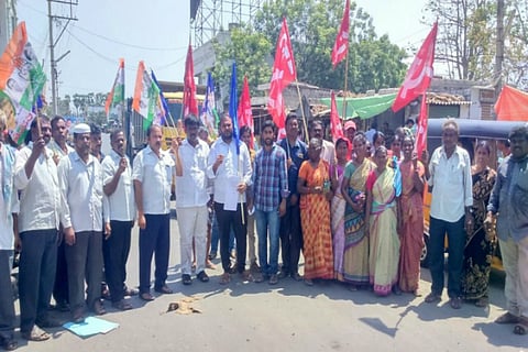 Andhra bandh: Daily life comes to grinding halt as buses off roads, exams postponed