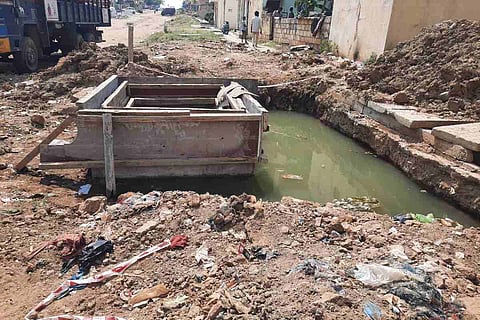 The pit where the child fell in
