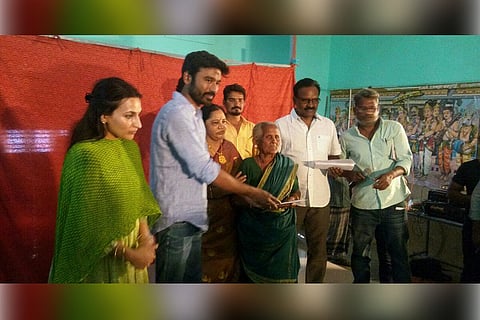 Dhanush’s philanthropic gesture; donates Rs 50,000 to kin of dead TN farmers