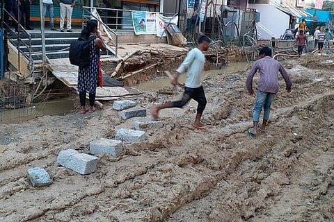 2 weeks since Sept 15 deadline by K’taka Deputy CM, Doddanekundi roads remain a mess