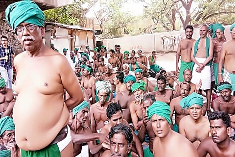 From Jantar Mantar to Chepauk: Action shifts to TN as farmers resume protest for drought relief