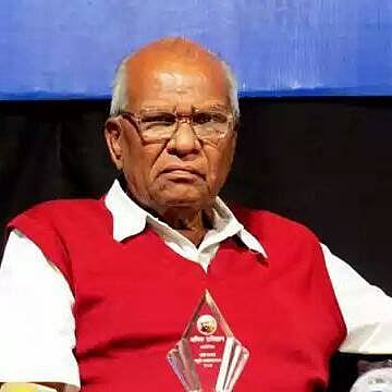 Veteran communist leader Govind Pansare, wife shot at
