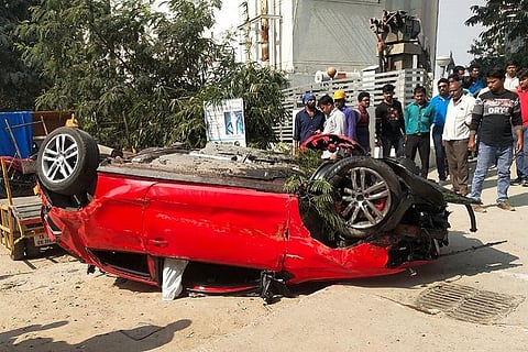 Speeding car falls off newly-inaugurated Biodiversity flyover in Hyderabad, one dead