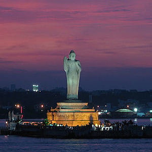 Skyscrapers planned around Hussainsagar lake