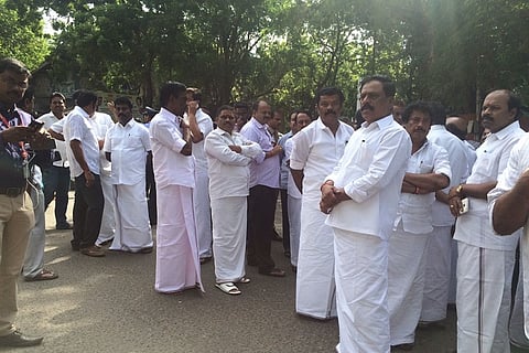 Jaya in hospital: Chennai police block roads, as ministers and cadre gather