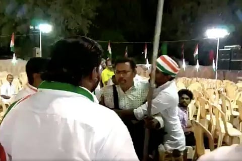 Photojournalist attacked at Cong rally allegedly for clicking pictures of empty chairs