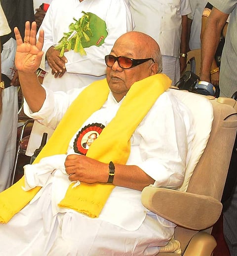 Formation of a grand anti-AIADMK alliance comes closer, Karunanidhi comes out in support of Vaiko