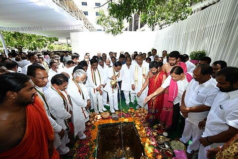 CM KCR breaks ground for new vaastu-compliant Secretariat that’ll cost Rs 400 crore