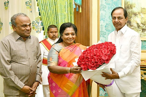 Telangana CM KCR meets Governor over RTC strike, discusses privatisation