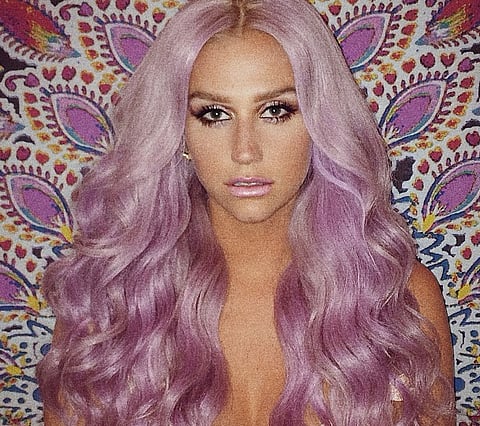 Kesha uses colour wheel to choose hair dye