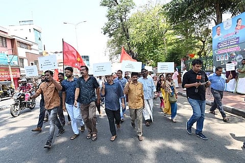‘Dark day for democracy’: Kerala journalists protest govt ban on Asianet, MediaOne