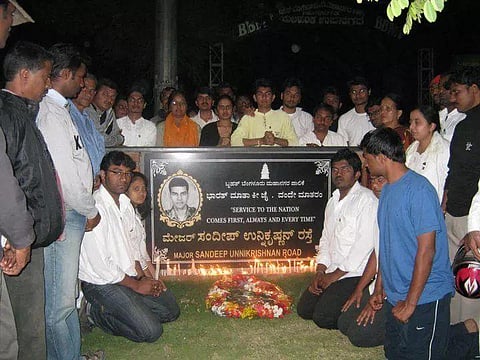 Major Sandeep Unnikrishnan’s plaque in B’luru hit by truck, not damaged by miscreants