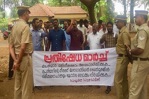Protest held against Pollution Control Board for ignoring the state of Periyar river