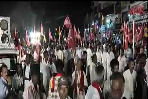 Video: DMDK and AIADMK cadres clash in Coimbatore district