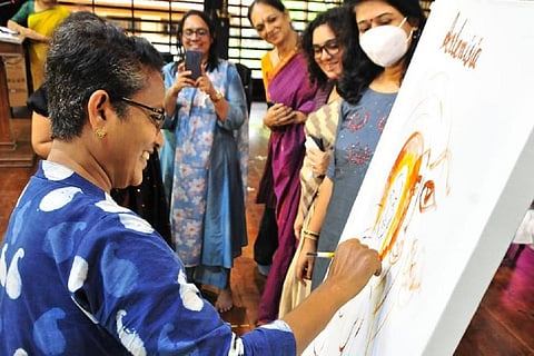 Sajitha Sankar inaugurates painting exhibition