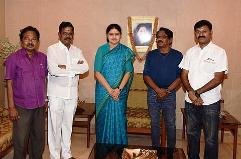 Producers Council, Nadigar Sangam invite Sasikala to light lamp at MGR centenary