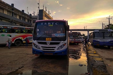 TSRTC JAC vows to continue protests until govt agrees to ‘unconditional’ talks