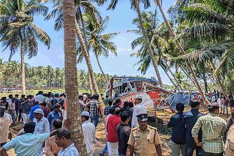 Search operation at site of boat tragedy at Thooval Theeram, Kerala