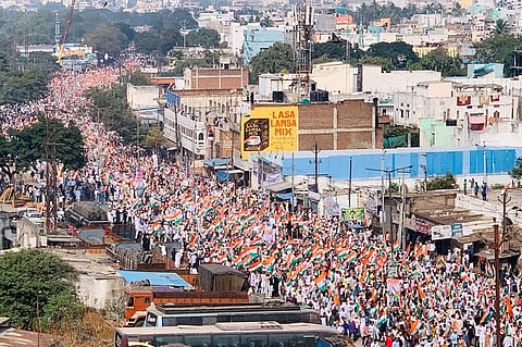 AIMIM's Hyd Tiranga March: Thousands hold national flags in protest against CAA, NRC