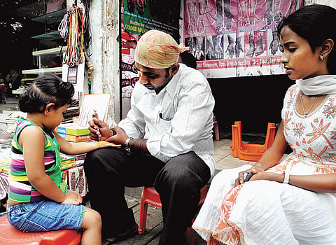 Jayanagar’s mesmerising mehendi men
