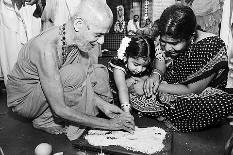 Thousands take part in Vidyarambha