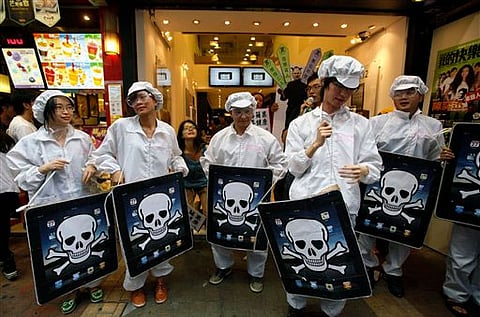 Chinese iPhone workers strike over quality demands 