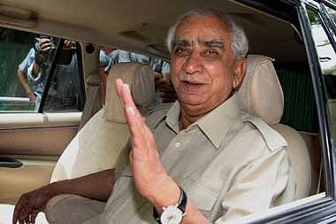 BJP leaders to persuade Advani to reconsider decision to quit