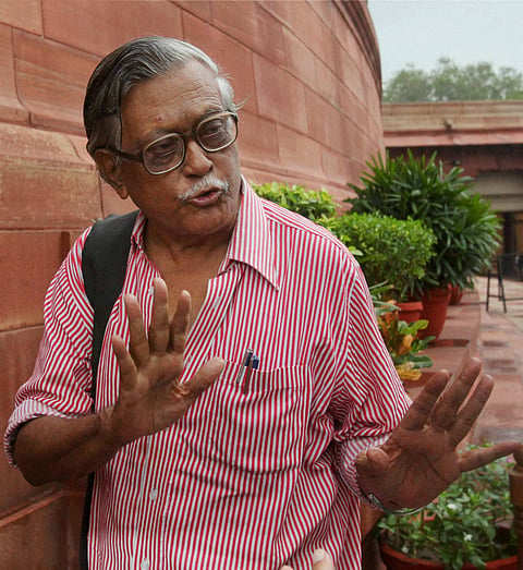 Threat to Ministers by oil lobby a Moily concoction: BJP, Left