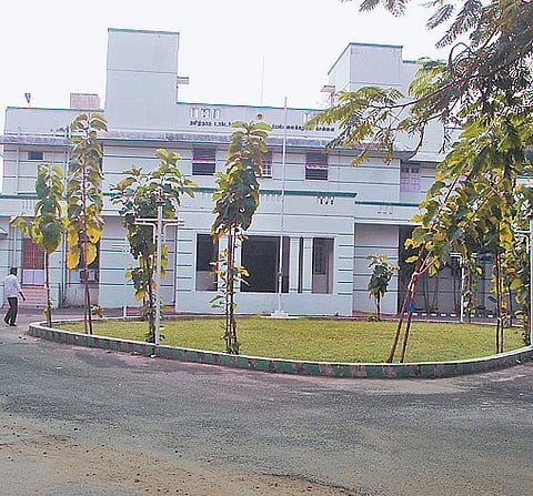 Fund crunch hampers law university courses' expansion
