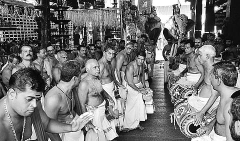 Ekadasi Vilakku offered