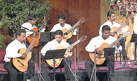 Classical guitars to raise a toast to x’mas cheer